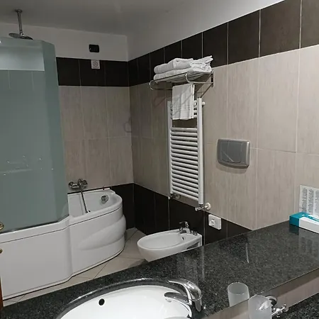 Ninfa 3* 阿维里亚那