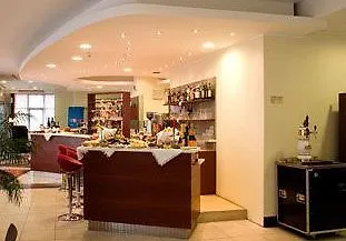 Ninfa 阿维里亚那